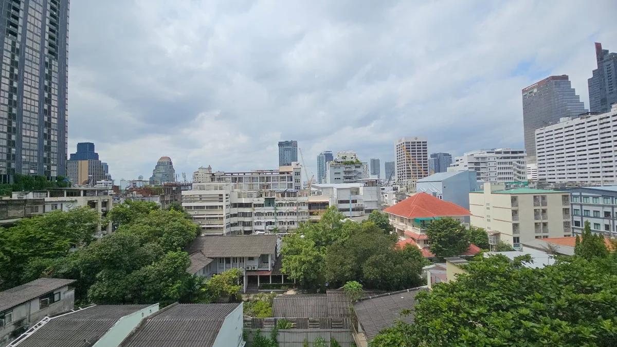 Pabhada Silom