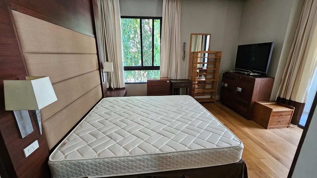 Vincente Sukhumvit 49